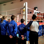 Gemeinsames Warm-Up aller BoxerInnen