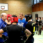 Baro bei der Einweisung vorm Sparring